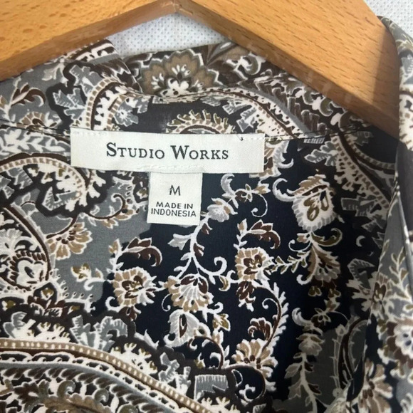 Studio Works Geometric Paisley Button Front Long Sleeve Blouse Size MD‎ - Picture 7 of 10